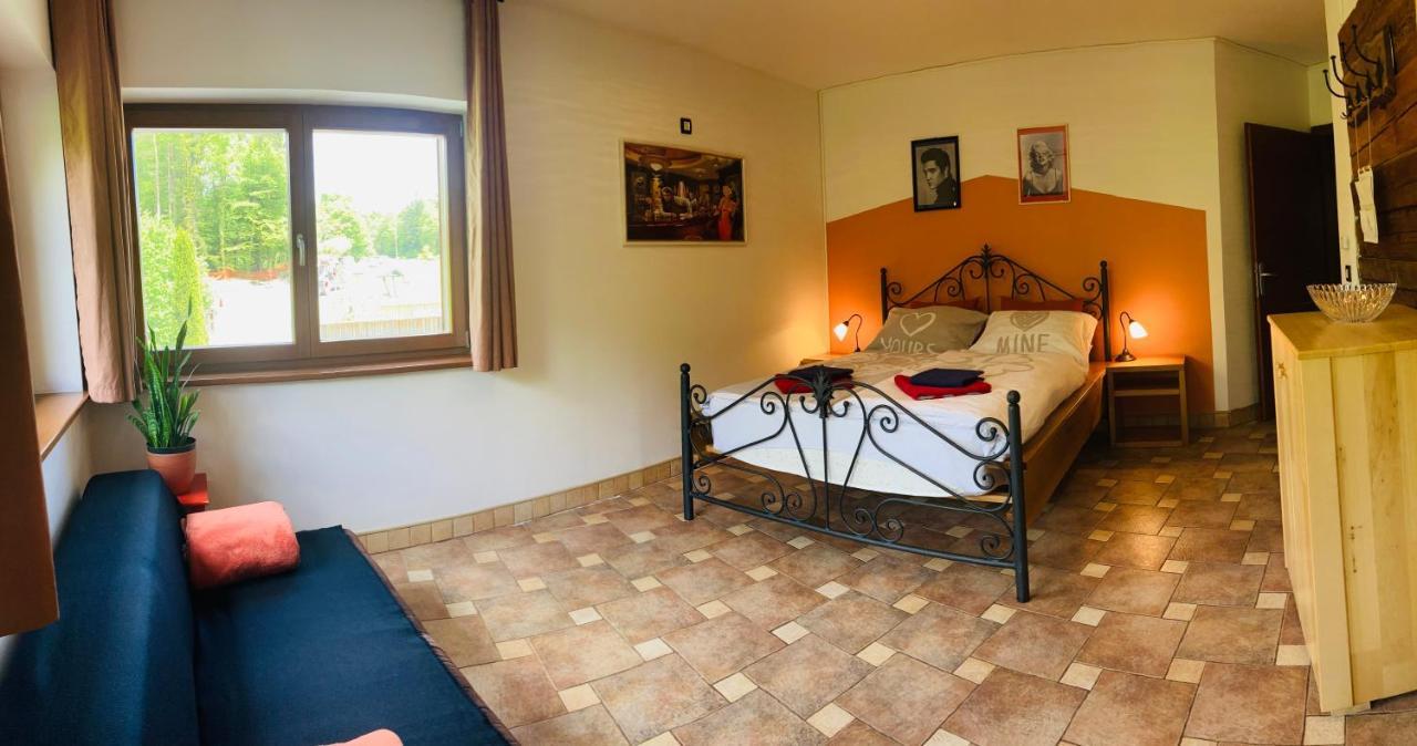 Family House Villa Мозирие Екстериор снимка