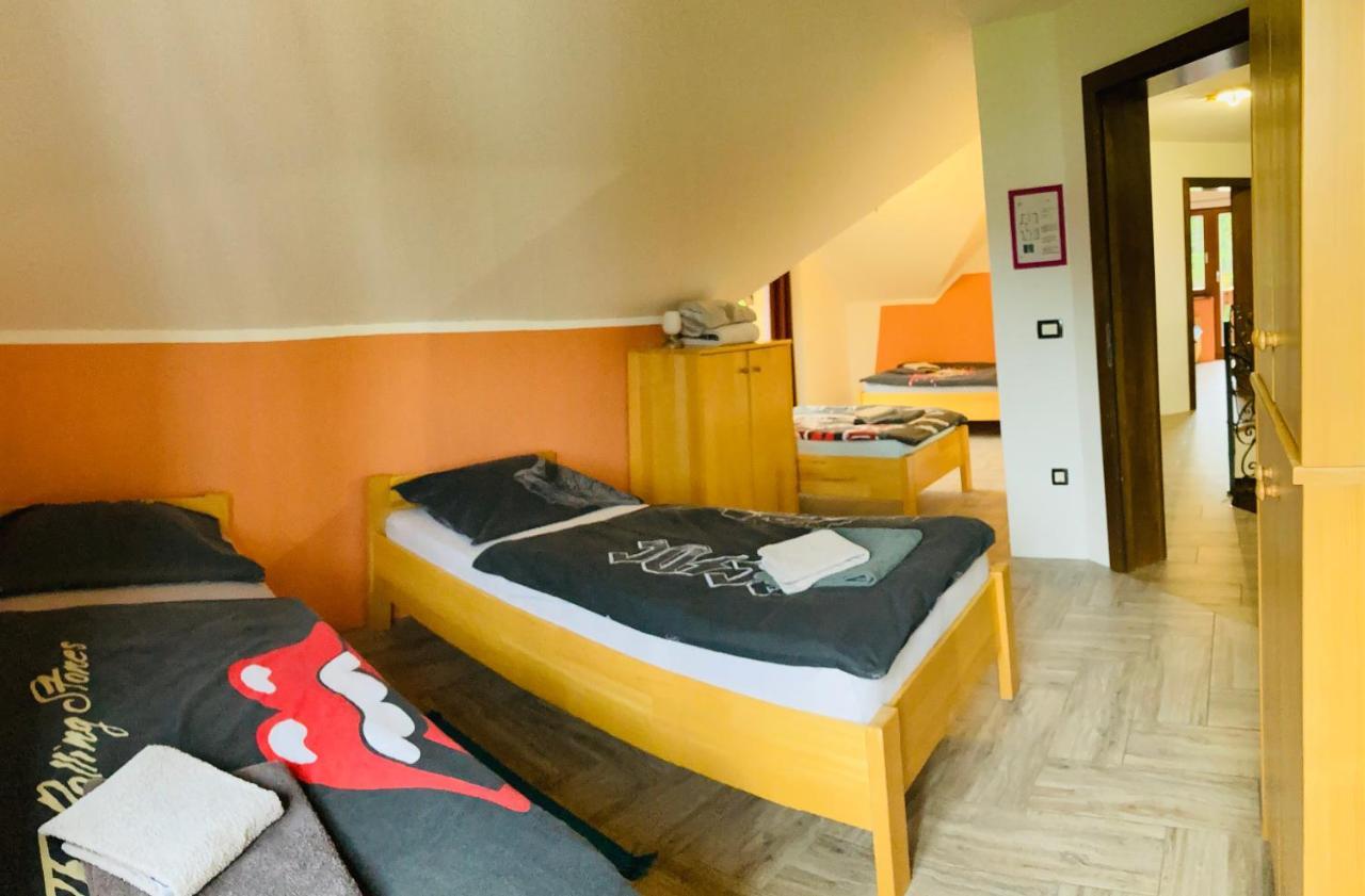 Family House Villa Мозирие Екстериор снимка