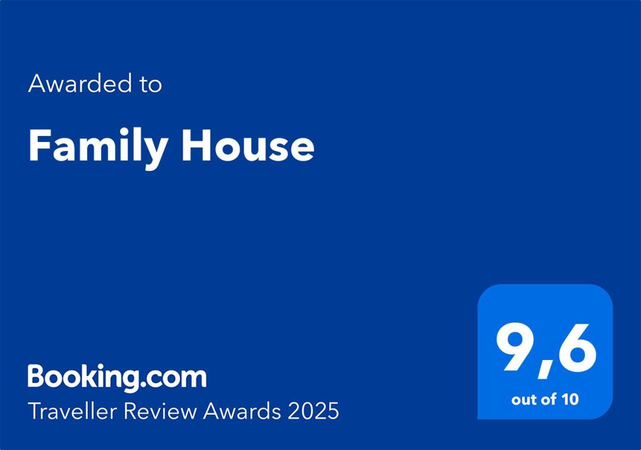 Family House Villa Мозирие Екстериор снимка